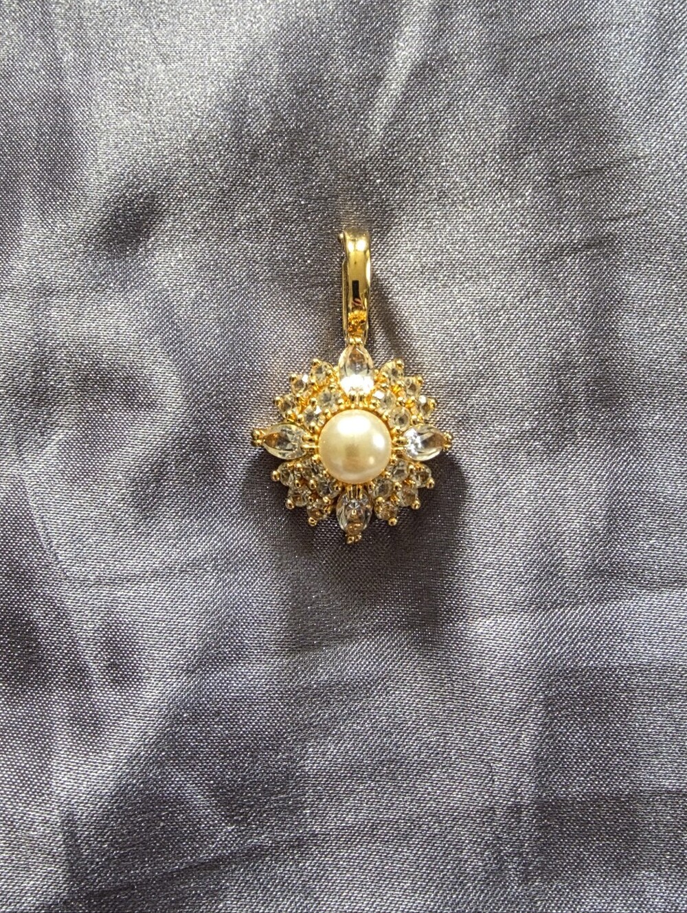 Premier Designs Sunburst Goldtone Simulated Marquis Around Center Pearl Pendant